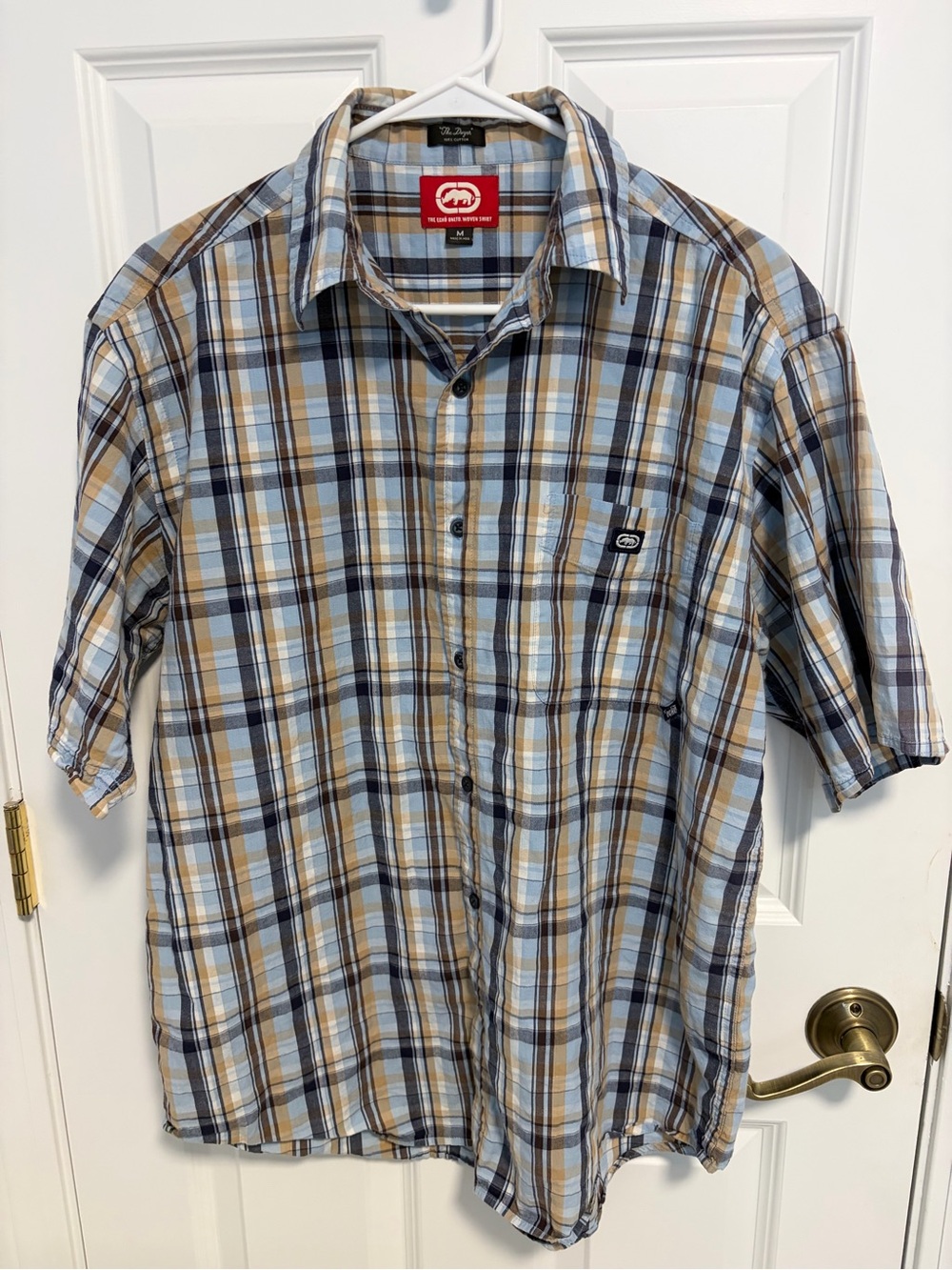 ECKO men’s short sleeve shirt. Size M. “The Dwyer”  Plaid.  Excellent condition